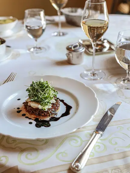 Dining 2