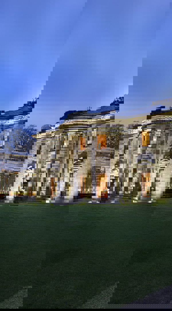Vouchers Header Min